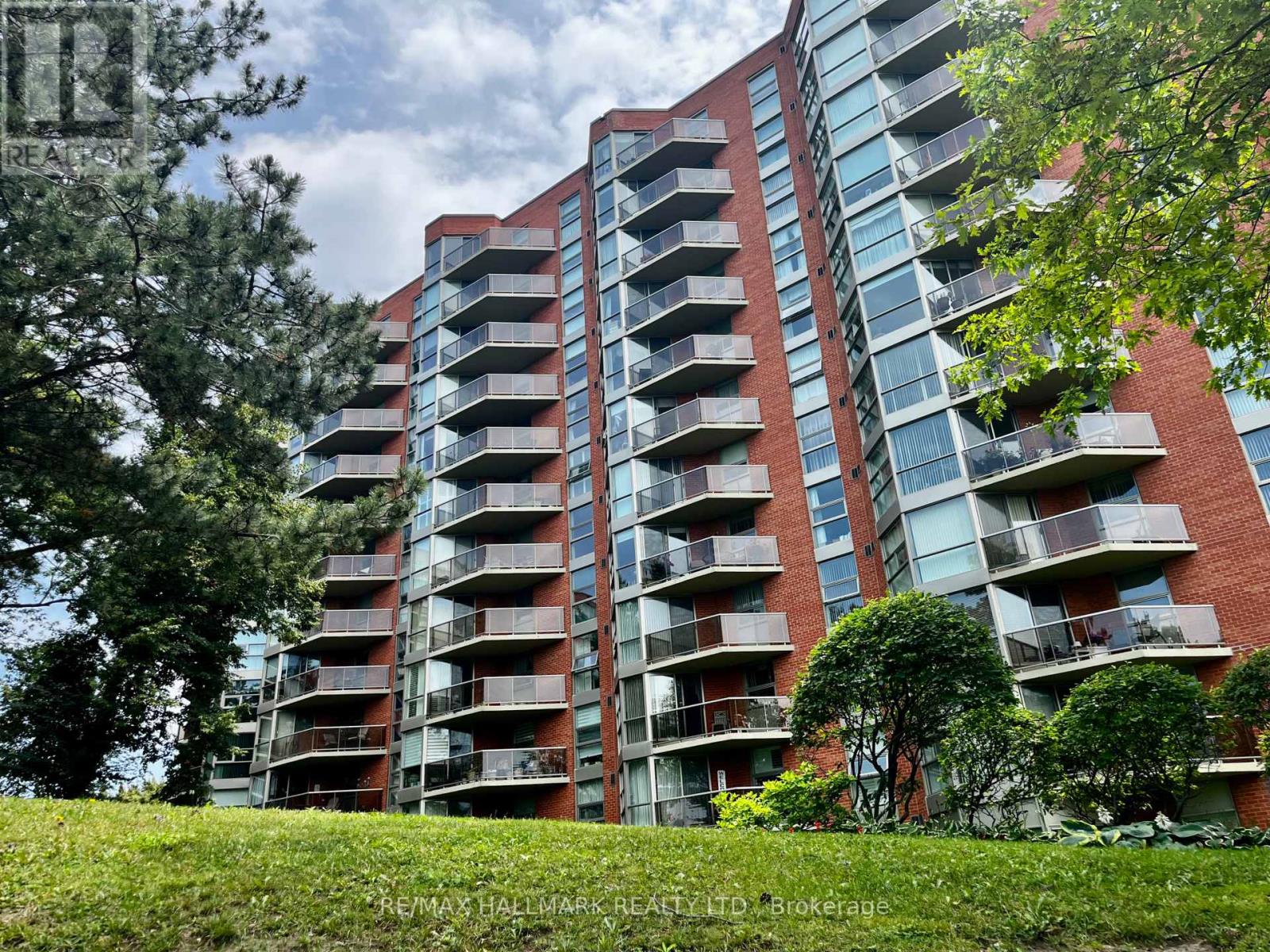902 - 20 DEAN PARK ROAD, Toronto, Ontario