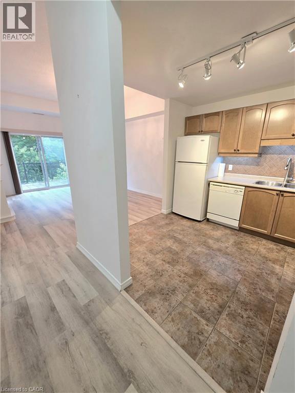 1000 Creekside Drive Unit# 102, Dundas, Ontario  L9H 7S6 - Photo 16 - 40859026
