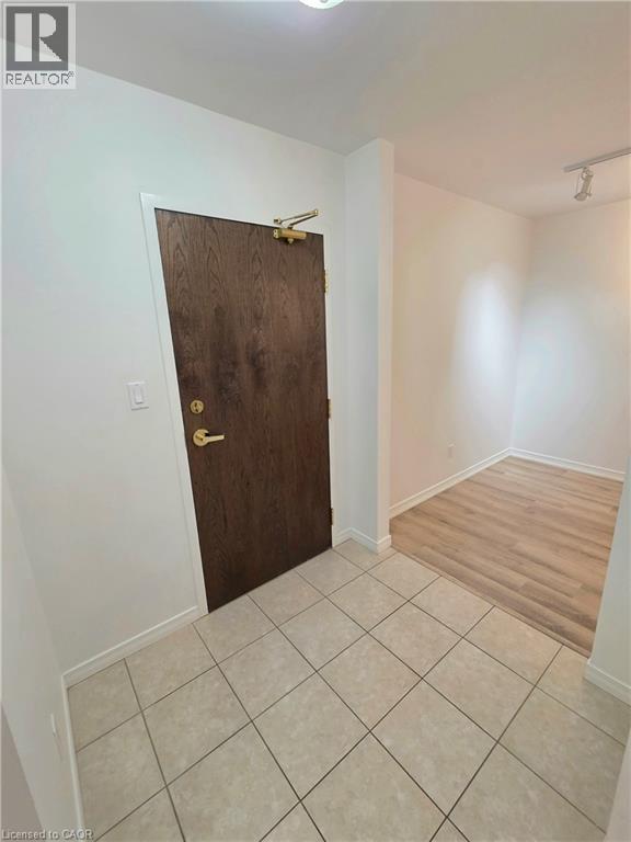 1000 Creekside Drive Unit# 102, Dundas, Ontario  L9H 7S6 - Photo 12 - 40859026