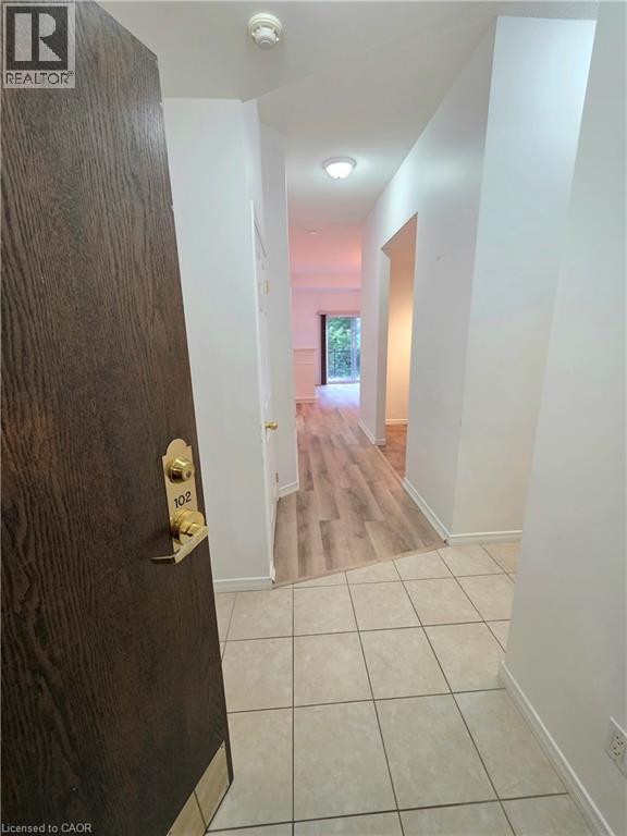 1000 Creekside Drive Unit# 102, Dundas, Ontario  L9H 7S6 - Photo 11 - 40859026
