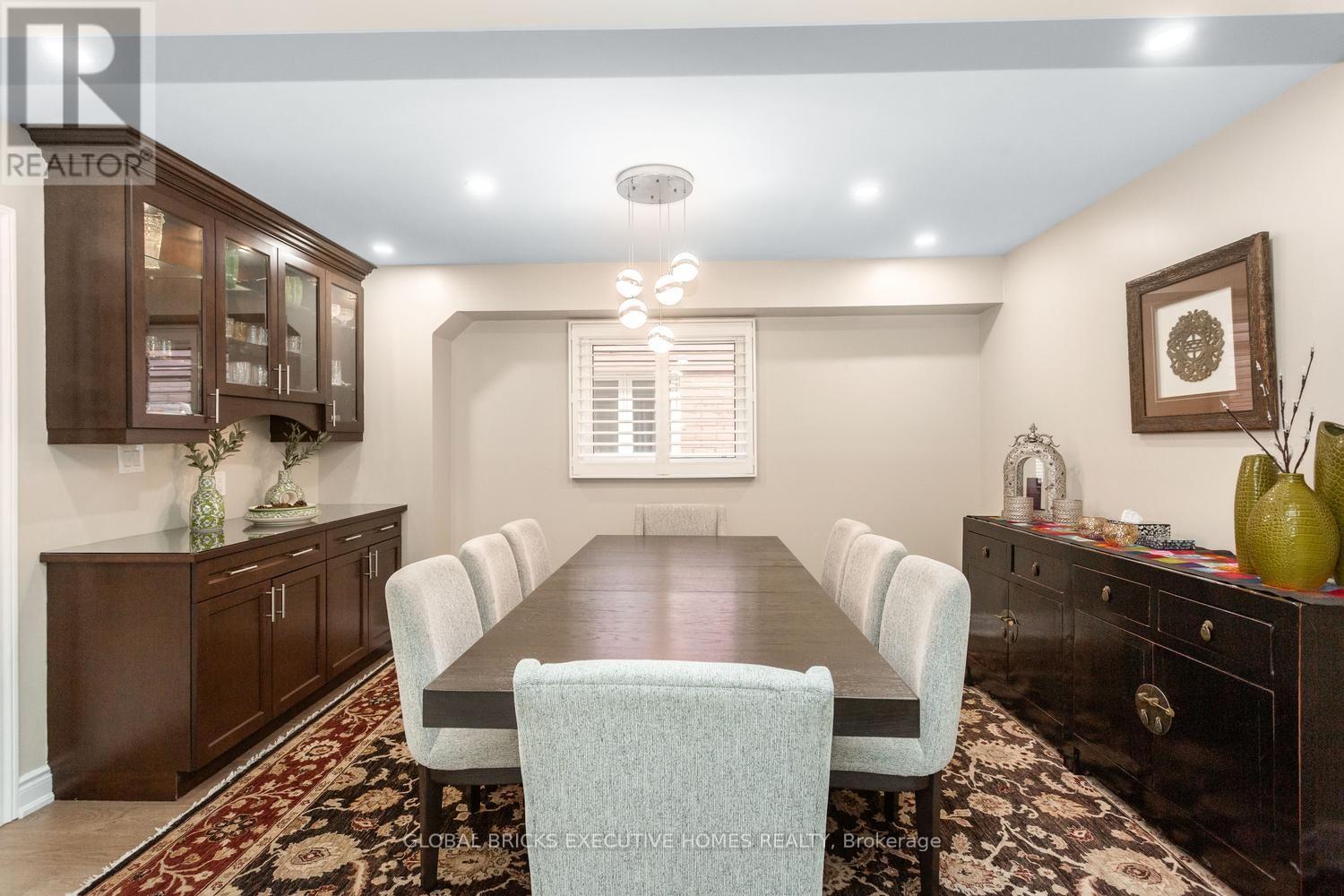 Upper - 5952 Grossbeak Drive, Mississauga, Ontario  L5N 6B3 - Photo 14 - W13736228