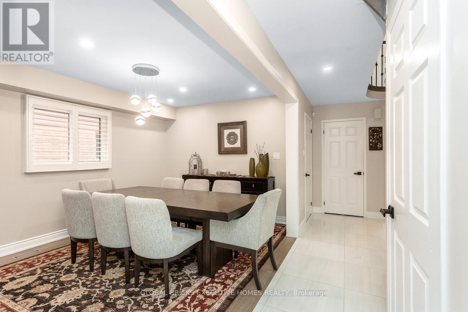 Upper - 5952 Grossbeak Drive, Mississauga, Ontario  L5N 6B3 - Photo 13 - W13736228