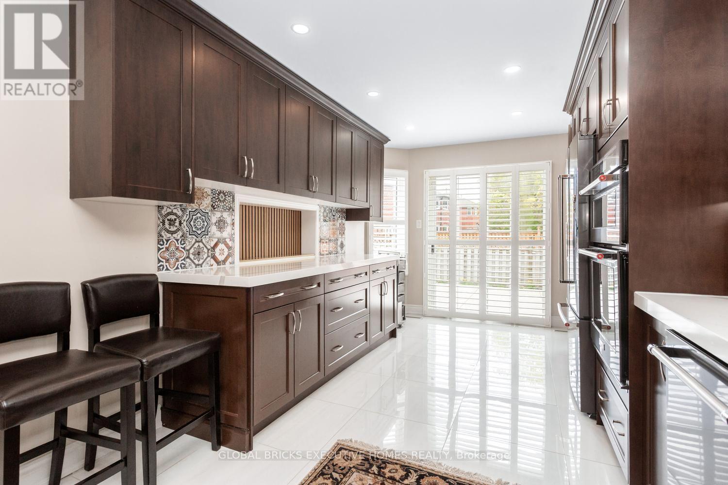 Upper - 5952 Grossbeak Drive, Mississauga, Ontario  L5N 6B3 - Photo 21 - W13736228