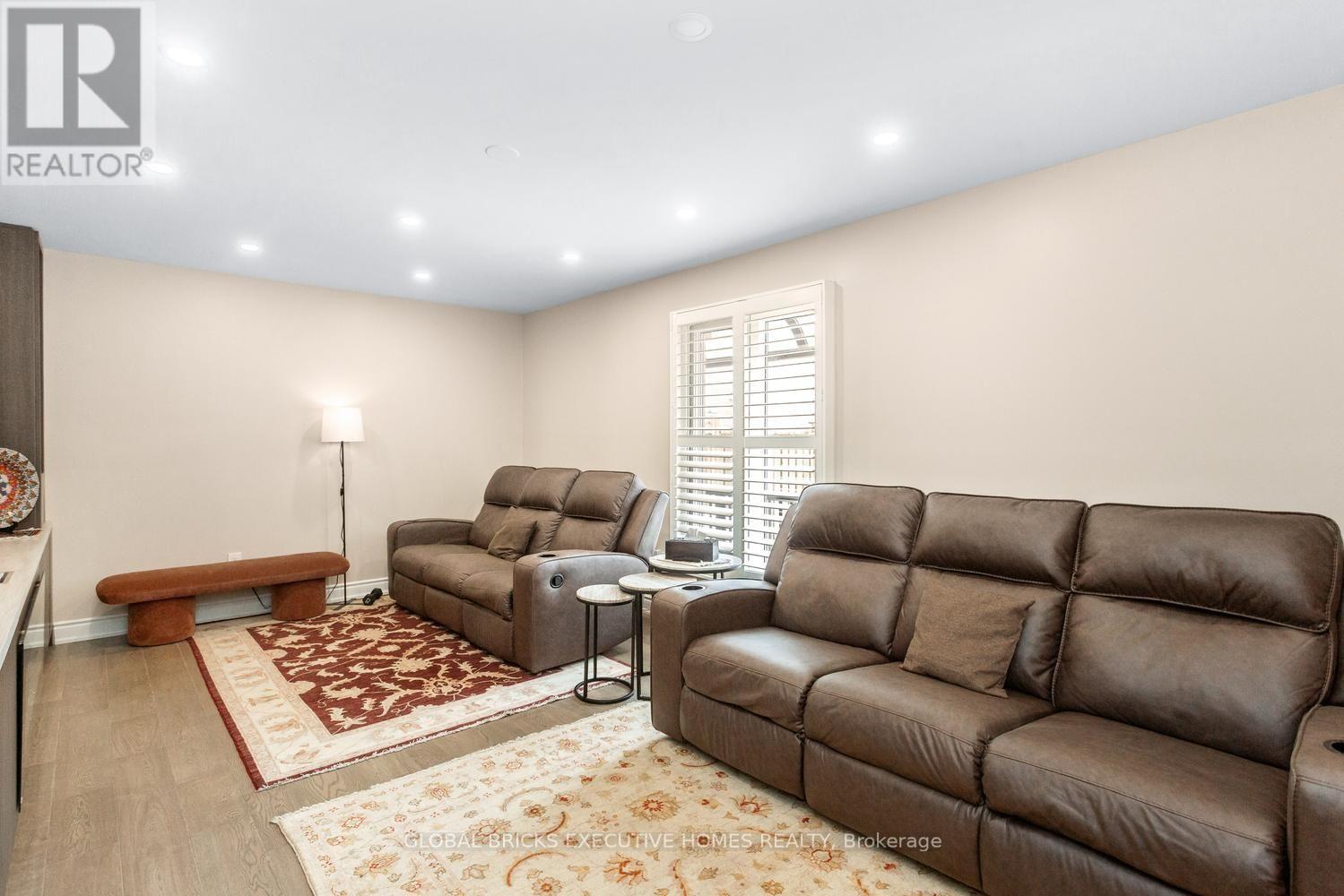 Upper - 5952 Grossbeak Drive, Mississauga, Ontario  L5N 6B3 - Photo 17 - W13736228