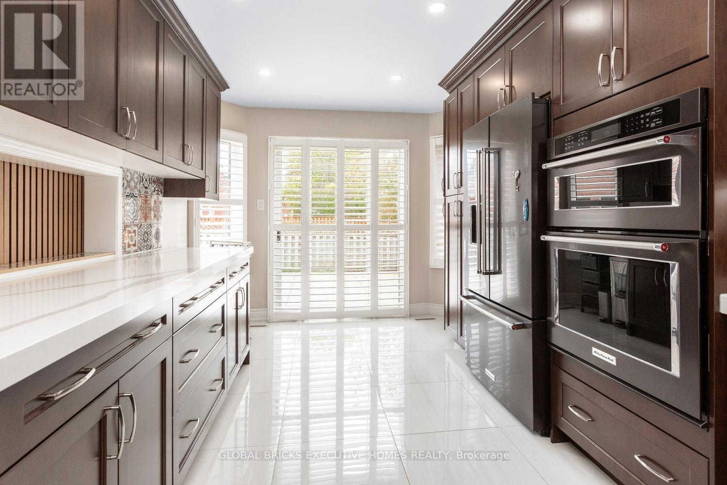 Upper - 5952 Grossbeak Drive, Mississauga, Ontario  L5N 6B3 - Photo 22 - W13736228