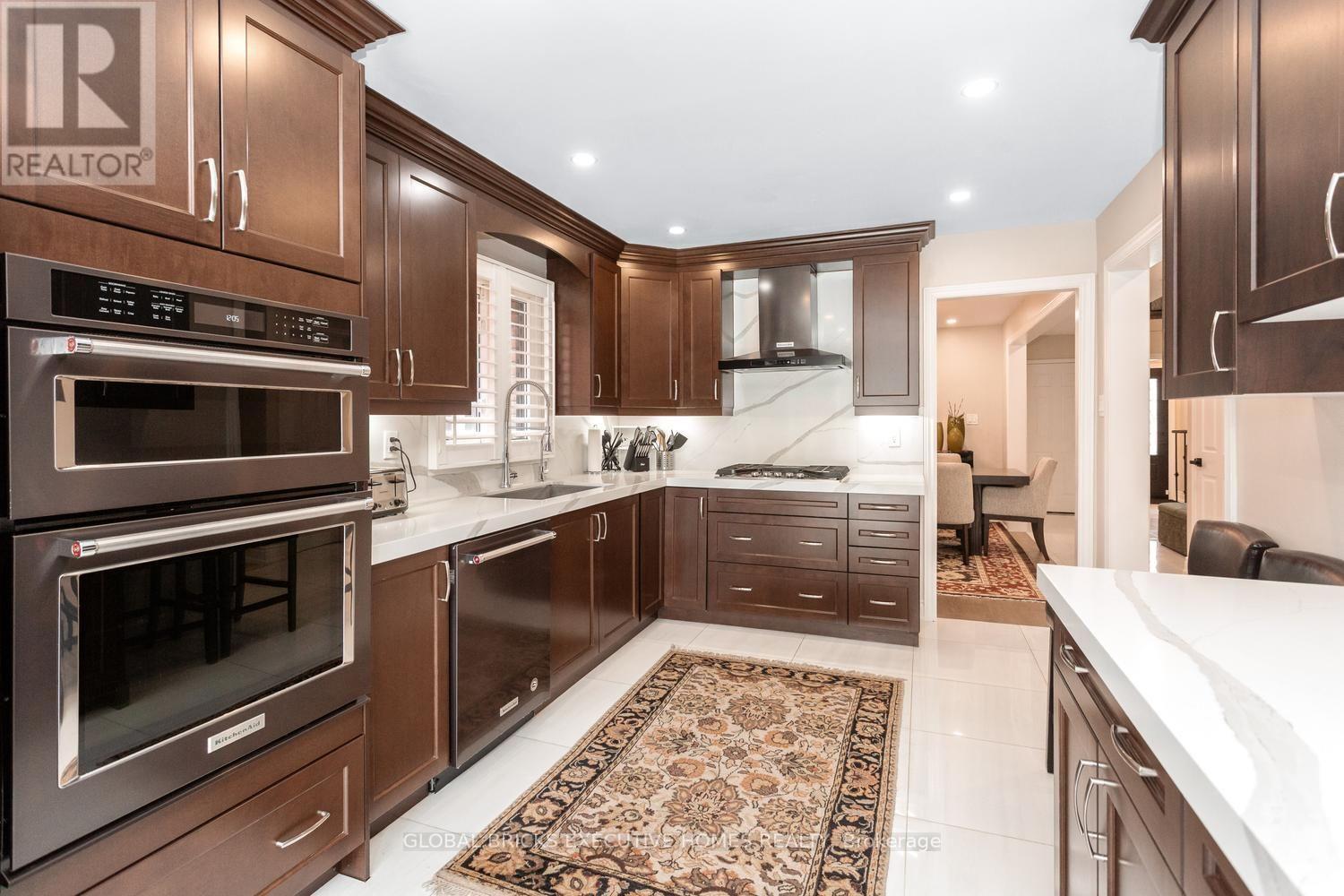 Upper - 5952 Grossbeak Drive, Mississauga, Ontario  L5N 6B3 - Photo 24 - W13736228
