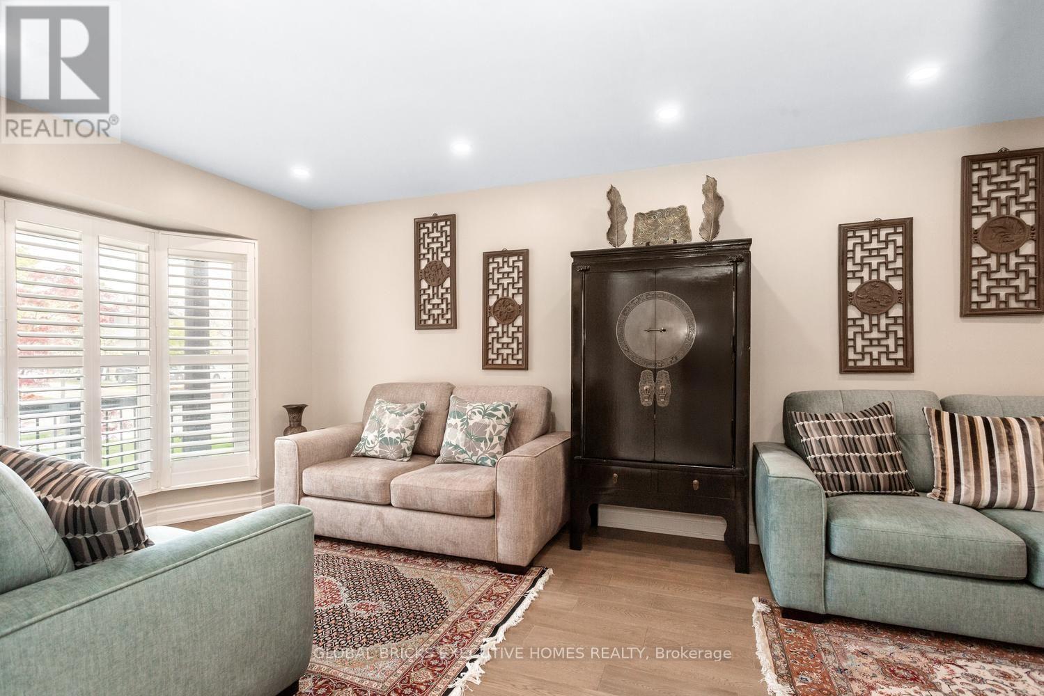 Upper - 5952 Grossbeak Drive, Mississauga, Ontario  L5N 6B3 - Photo 8 - W13736228