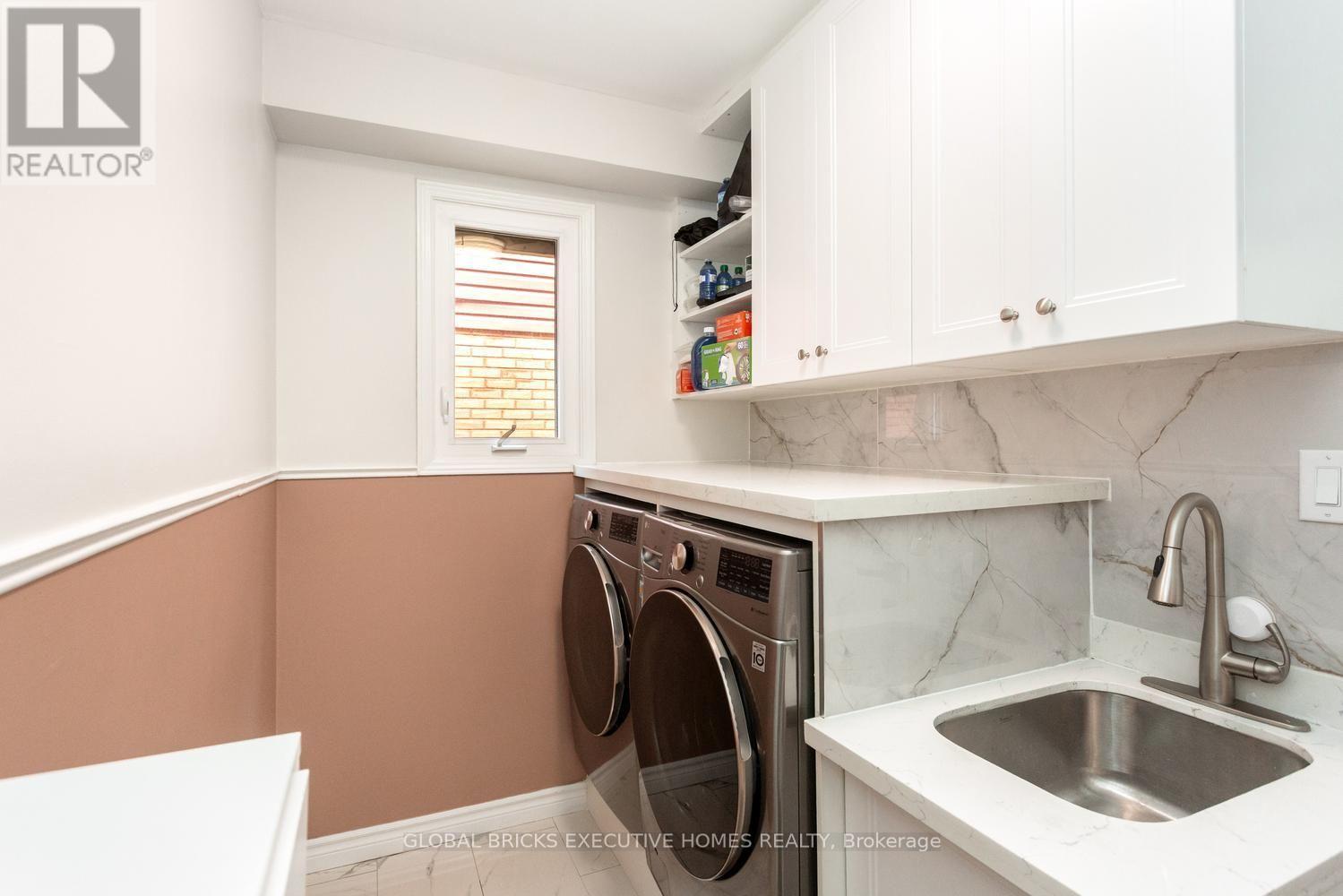 Upper - 5952 Grossbeak Drive, Mississauga, Ontario  L5N 6B3 - Photo 27 - W13736228