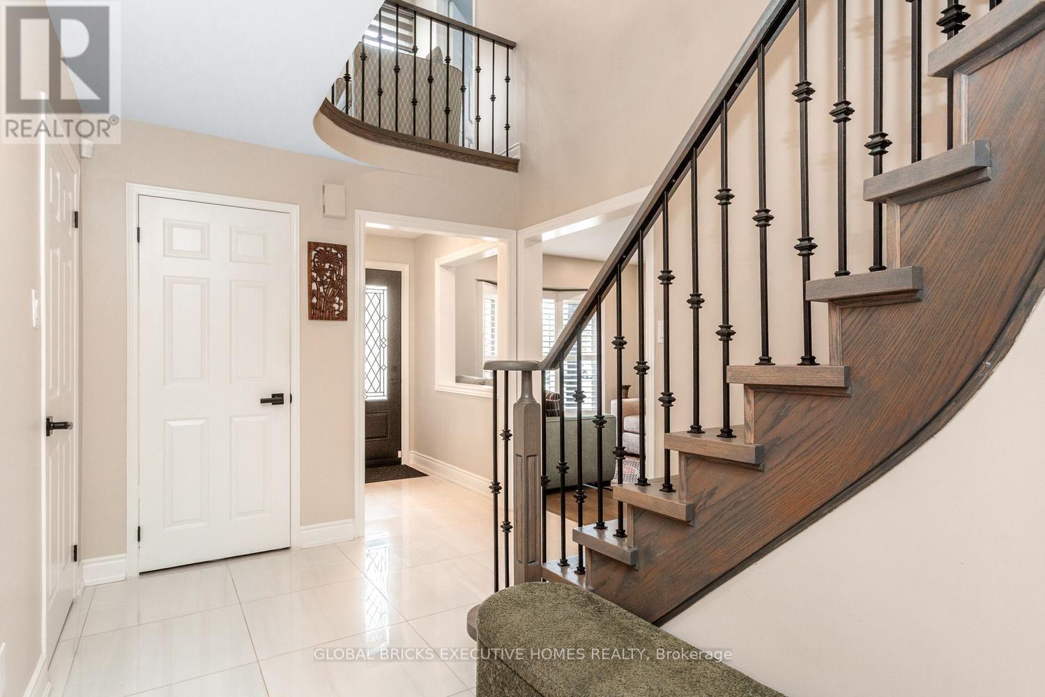 Upper - 5952 Grossbeak Drive, Mississauga, Ontario  L5N 6B3 - Photo 5 - W13736228