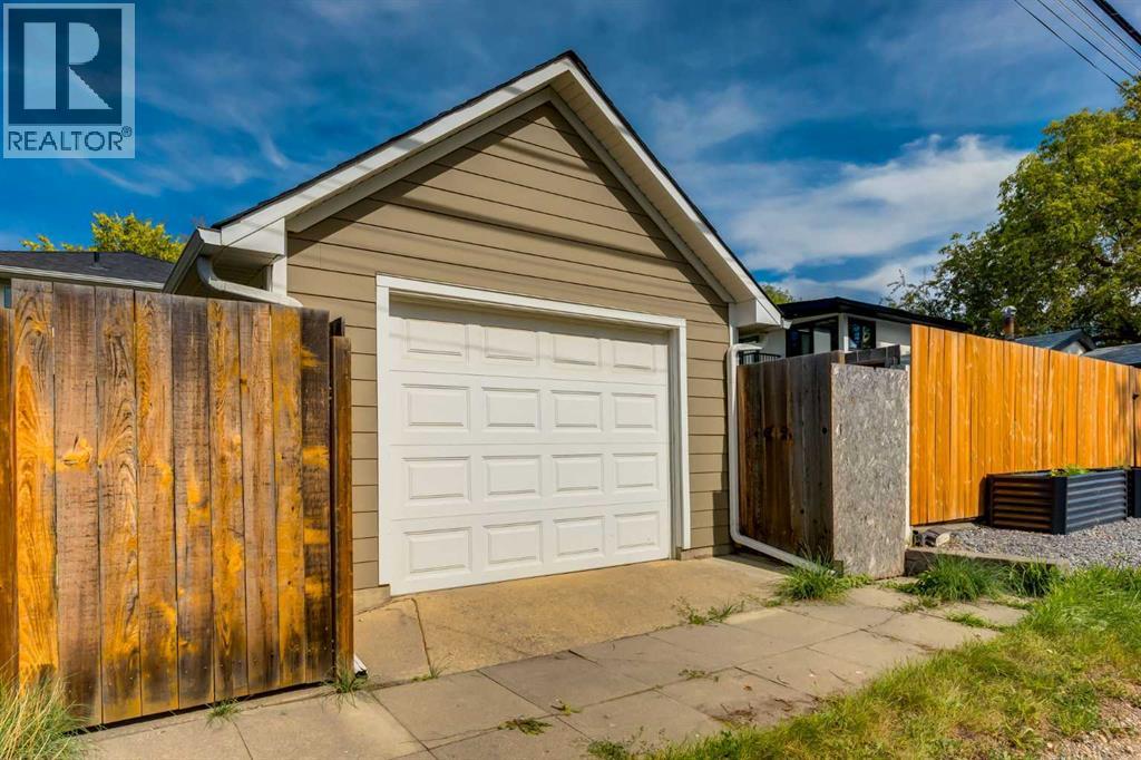 2547 Chicoutimi Drive NW, Calgary, Alberta  T2L 0W4 - Photo 31 - A2341096