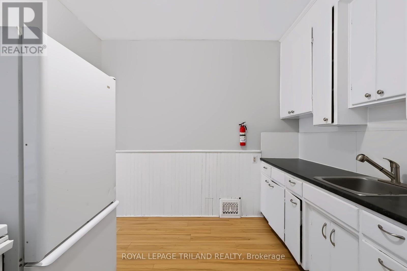 136 Adelaide Street N, London East, Ontario  N6B 3G8 - Photo 11 - X13737502