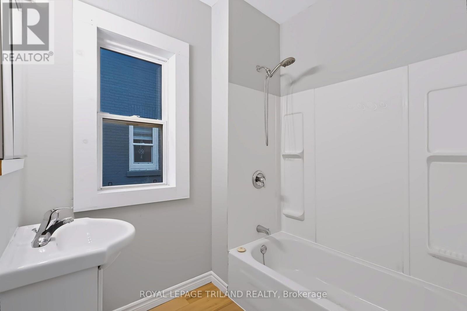 136 Adelaide Street N, London East, Ontario  N6B 3G8 - Photo 12 - X13737502