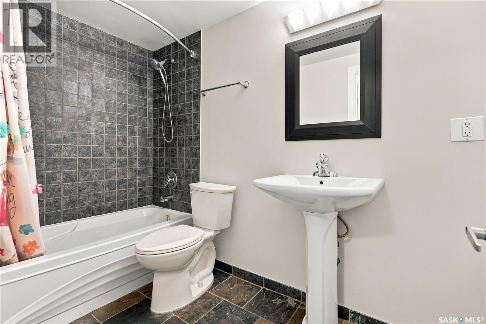 22 2157 Rae Street, Regina, Saskatchewan  S4T 2E8 - Photo 20 - SK047297