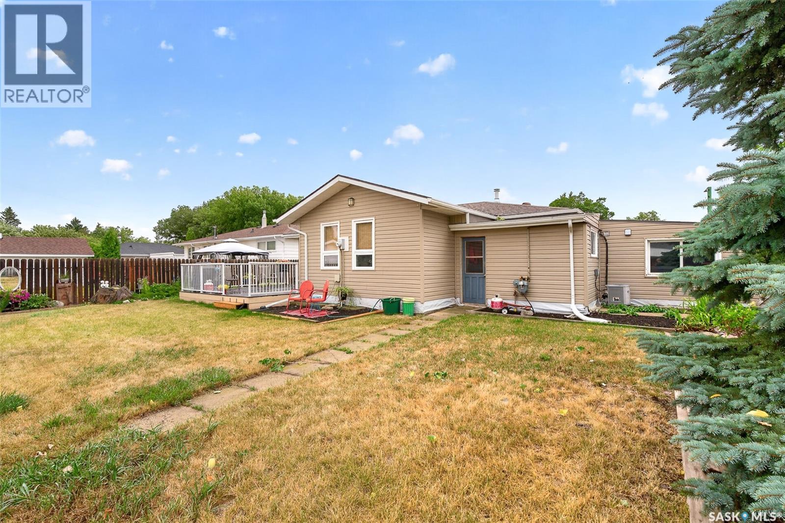 1026 James Street, Moose Jaw, Saskatchewan  S6H 3H7 - Photo 70 - SK047284