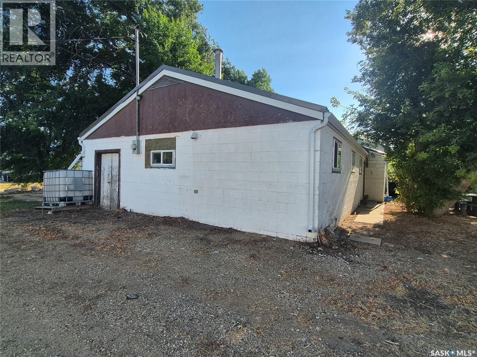 220 Main Street, Bengough, Saskatchewan  S0C 0K0 - Photo 28 - SK047079