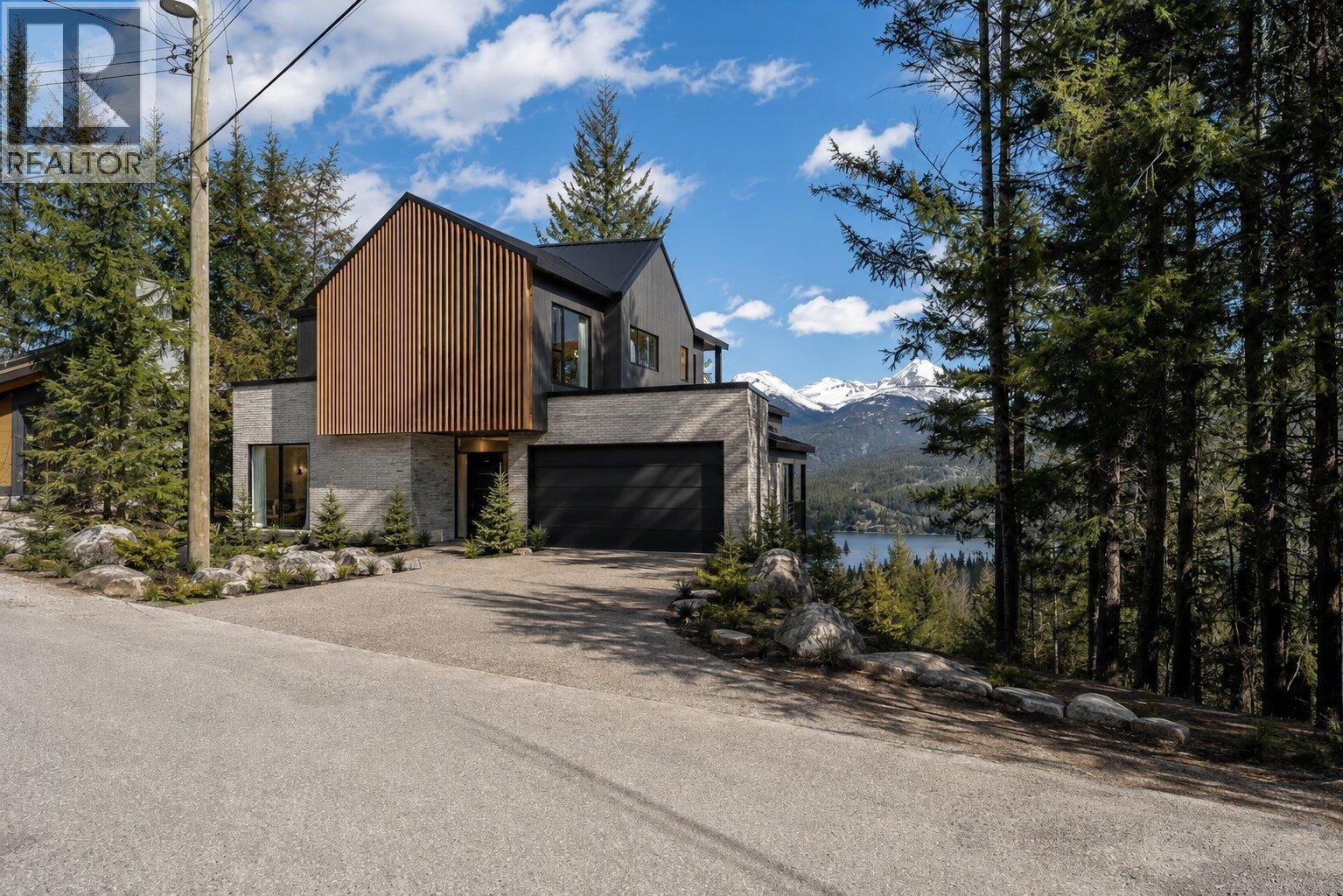 8365 MOUNTAIN VIEW DRIVE, whistler, British Columbia