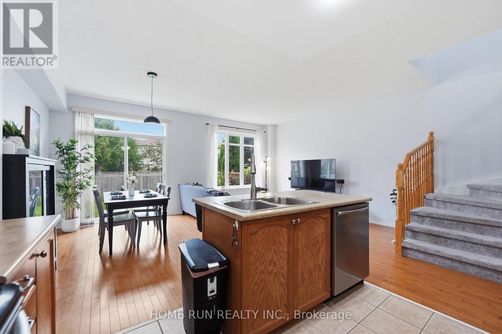 202 Maxwell Bridge Road, Ottawa, Ontario  K2W 0B8 - Photo 8 - X13737686