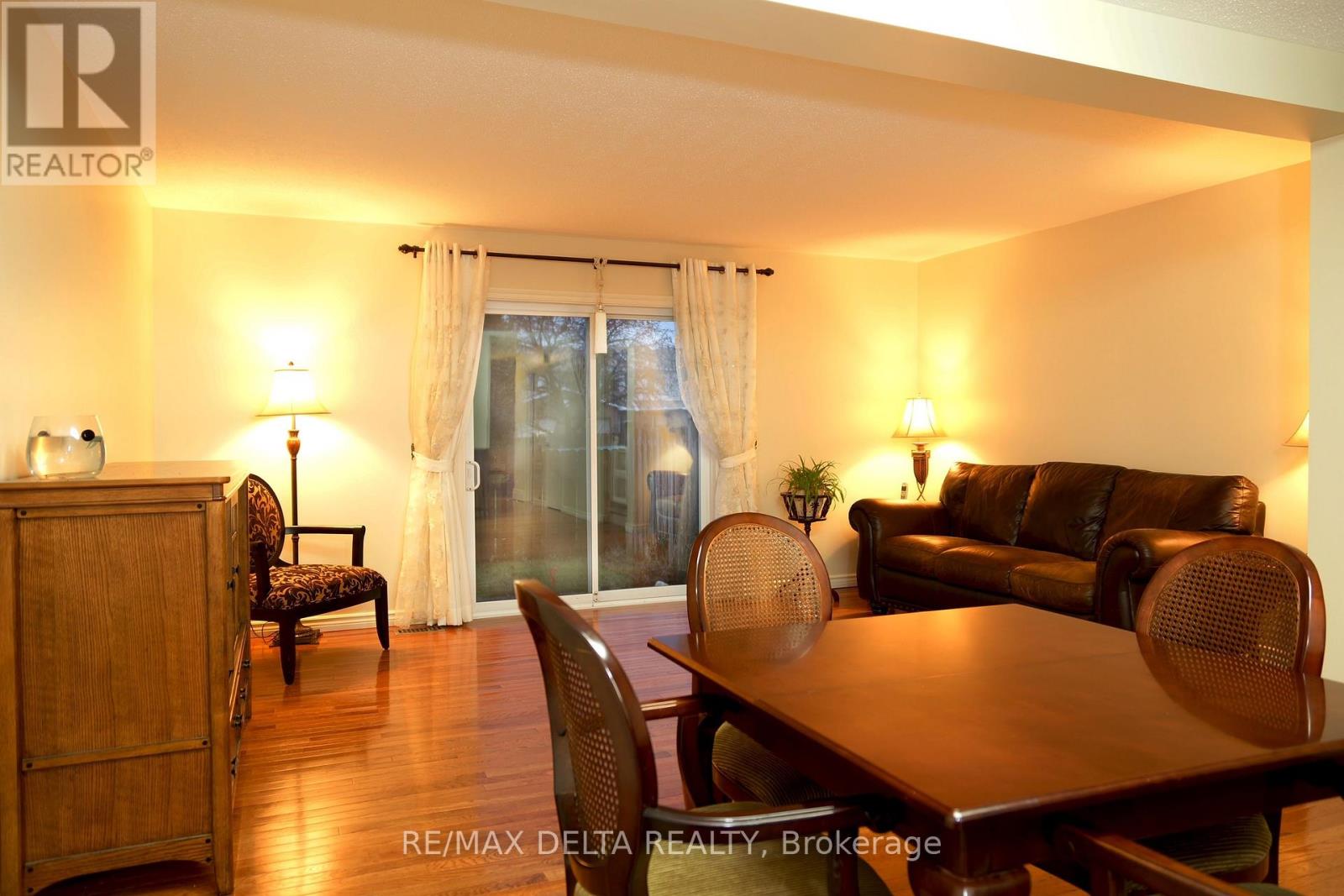 341 Kennedy Lane E, Ottawa, Ontario  K1E 3P3 - Photo 3 - X13737742