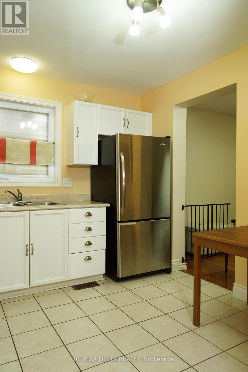 341 Kennedy Lane E, Ottawa, Ontario  K1E 3P3 - Photo 5 - X13737742