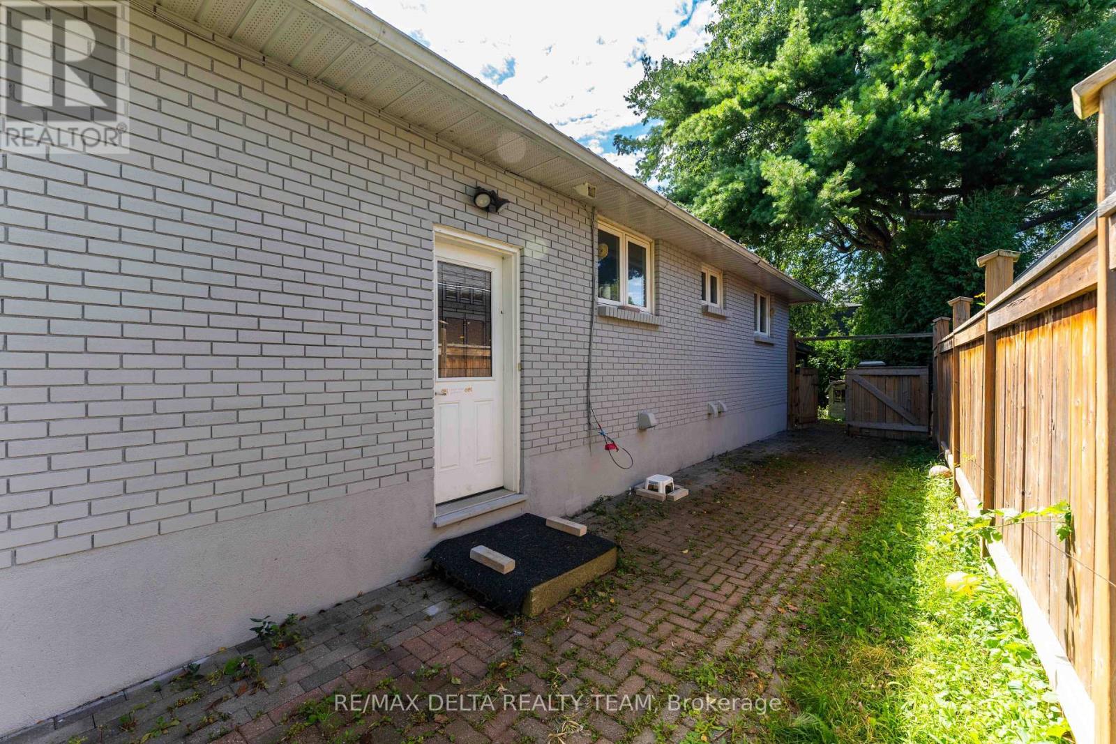 109 Meadowlands Drive W, Ottawa, Ontario  K2G 2S1 - Photo 10 - X13737758