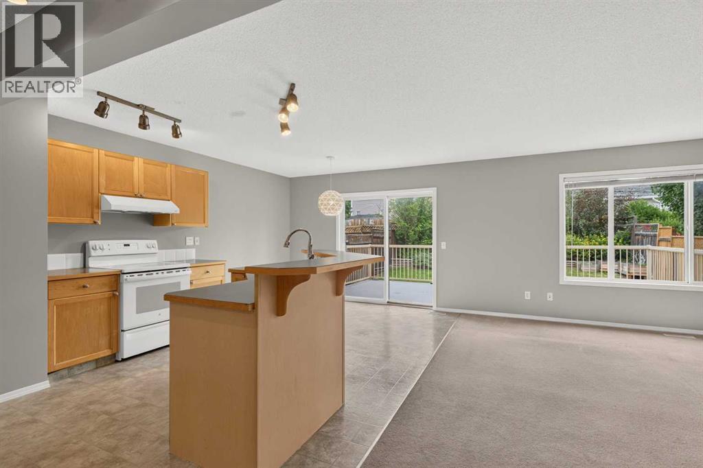 170 Tusslewood Drive NW, Calgary, Alberta  T3L 2N1 - Photo 5 - A2340971