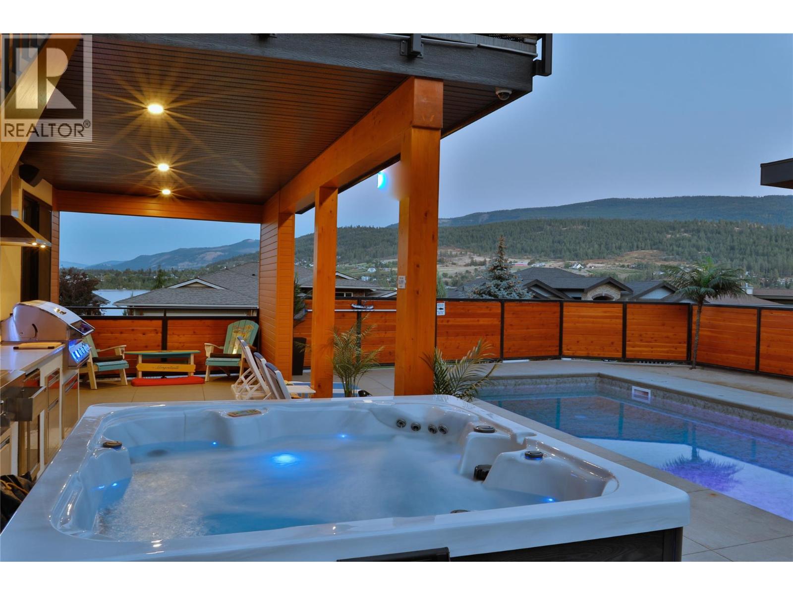 7938 Graystone Drive, Coldstream, British Columbia  V1B 4A9 - Photo 4 - 10399105