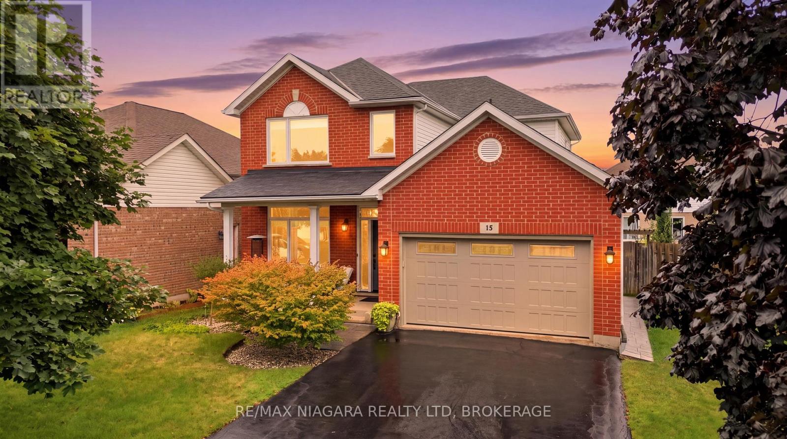 15 COZOCAR CRESCENT, St. Catharines, Ontario