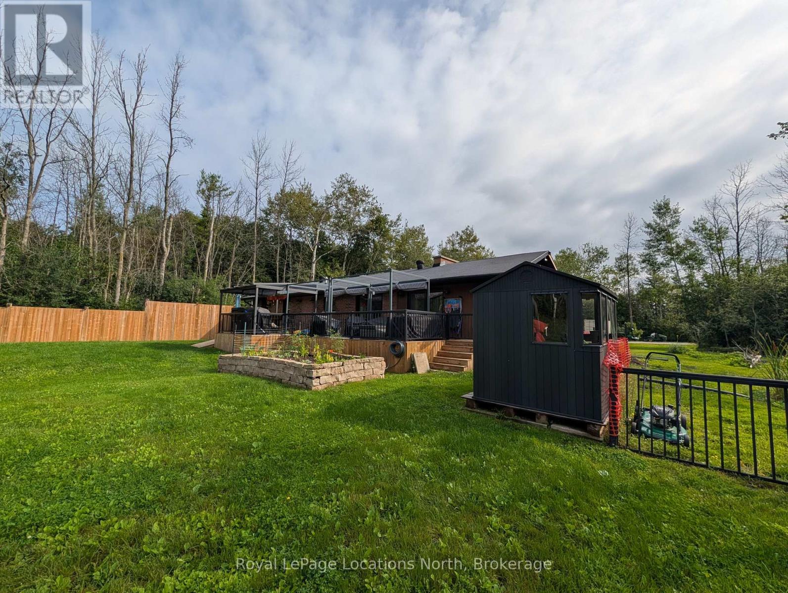 252 Lyons Court, Wasaga Beach, Ontario L9Z 1V1 - Photo 5 - S13697442