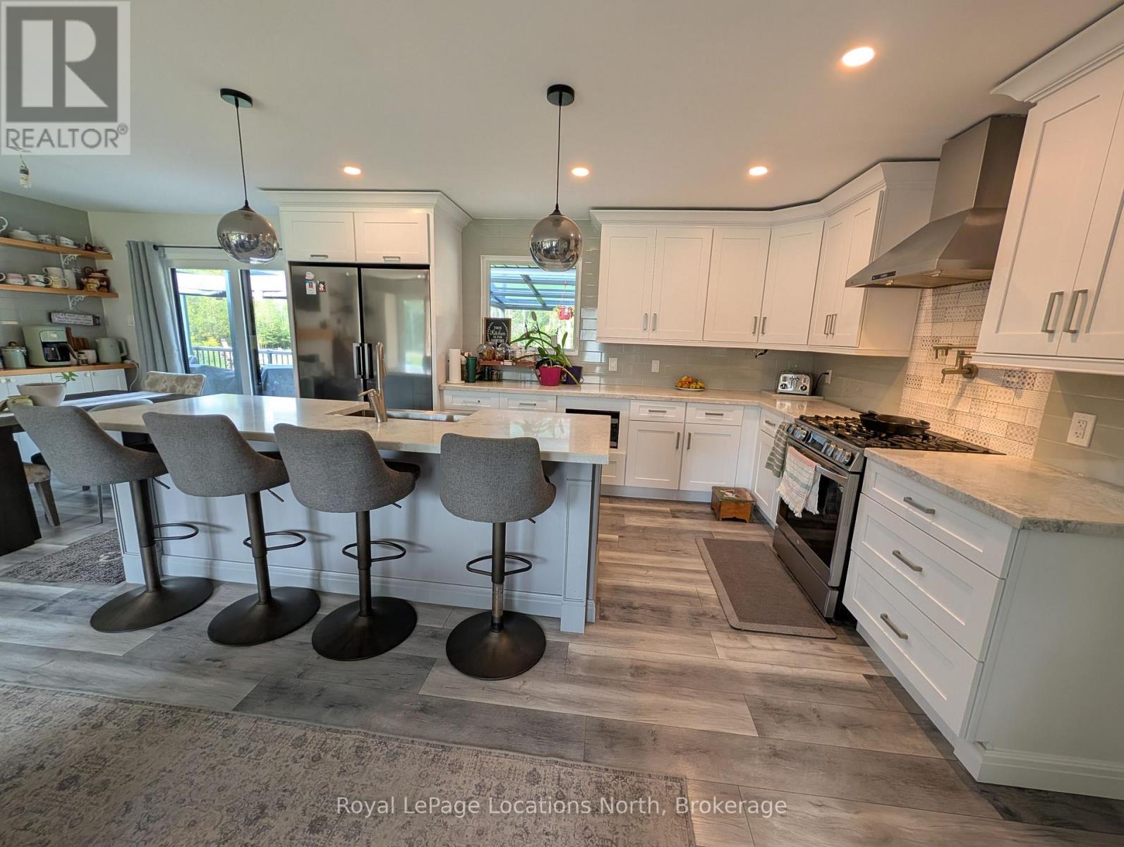252 Lyons Court, Wasaga Beach, Ontario L9Z 1V1 - Photo 12 - S13697442