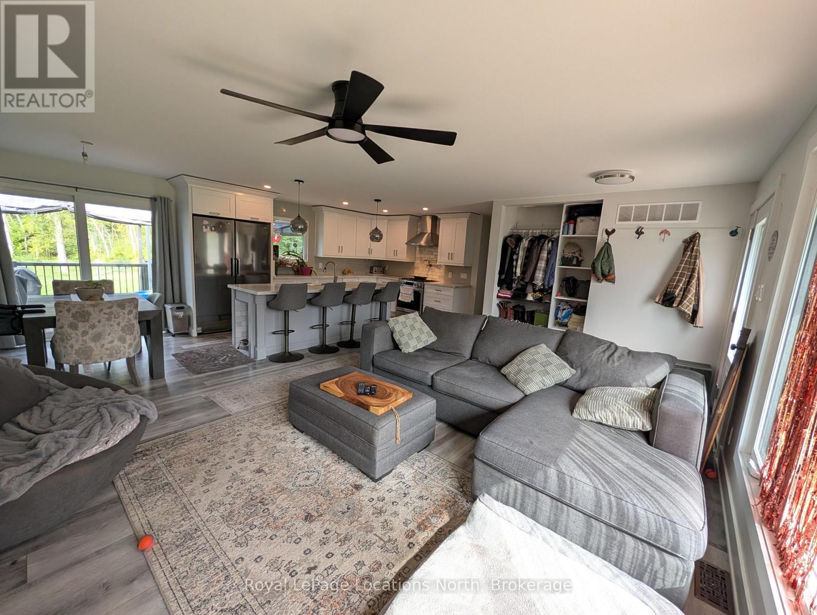 252 Lyons Court, Wasaga Beach, Ontario L9Z 1V1 - Photo 10 - S13697442