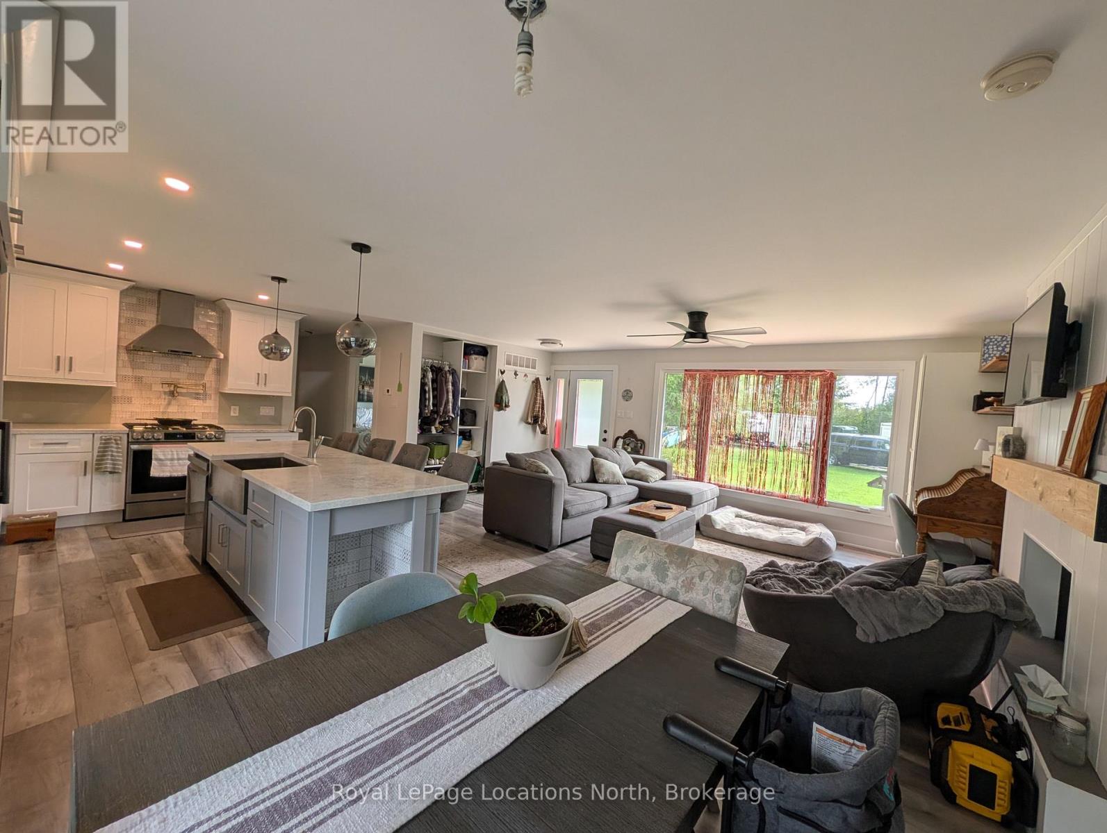 252 Lyons Court, Wasaga Beach, Ontario L9Z 1V1 - Photo 9 - S13697442
