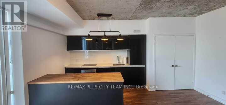 1031 - 20 Minowan Miikan Lane, Toronto, Ontario  M6J 0E5 - Photo 3 - C13737770