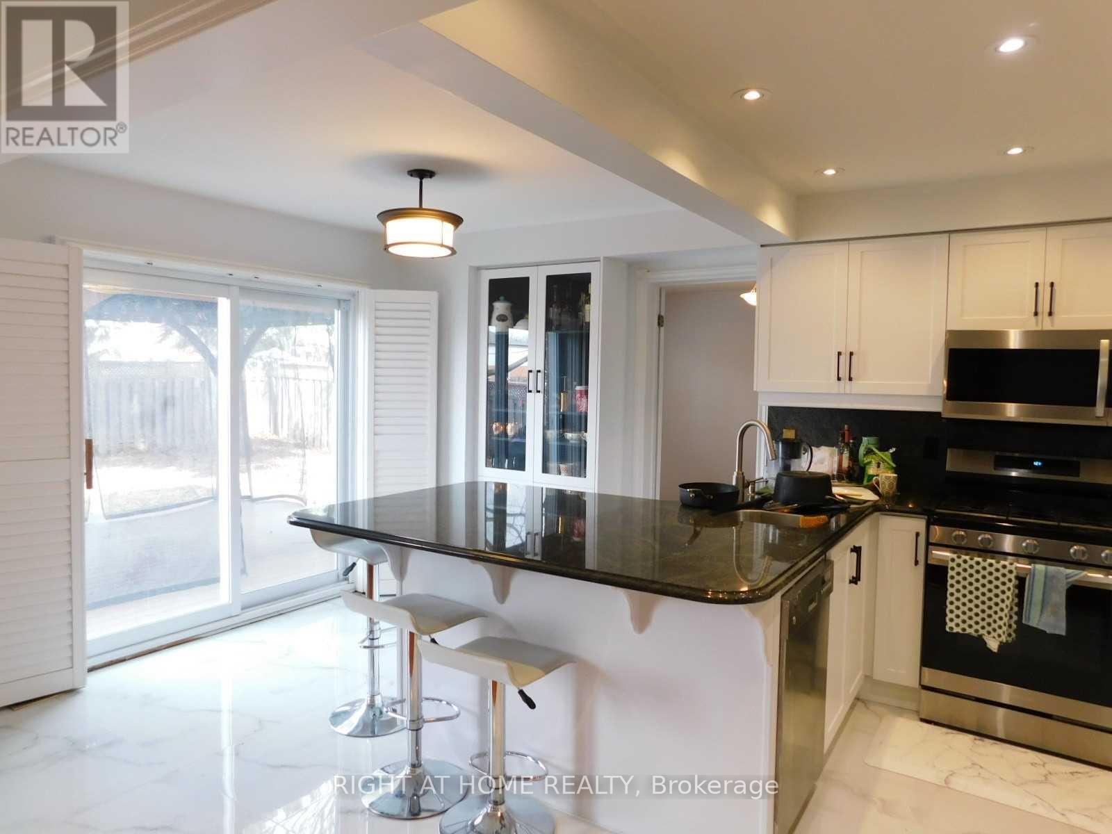 128 William Stephenson Drive, Whitby, Ontario  L1N 8V1 - Photo 11 - E13737692