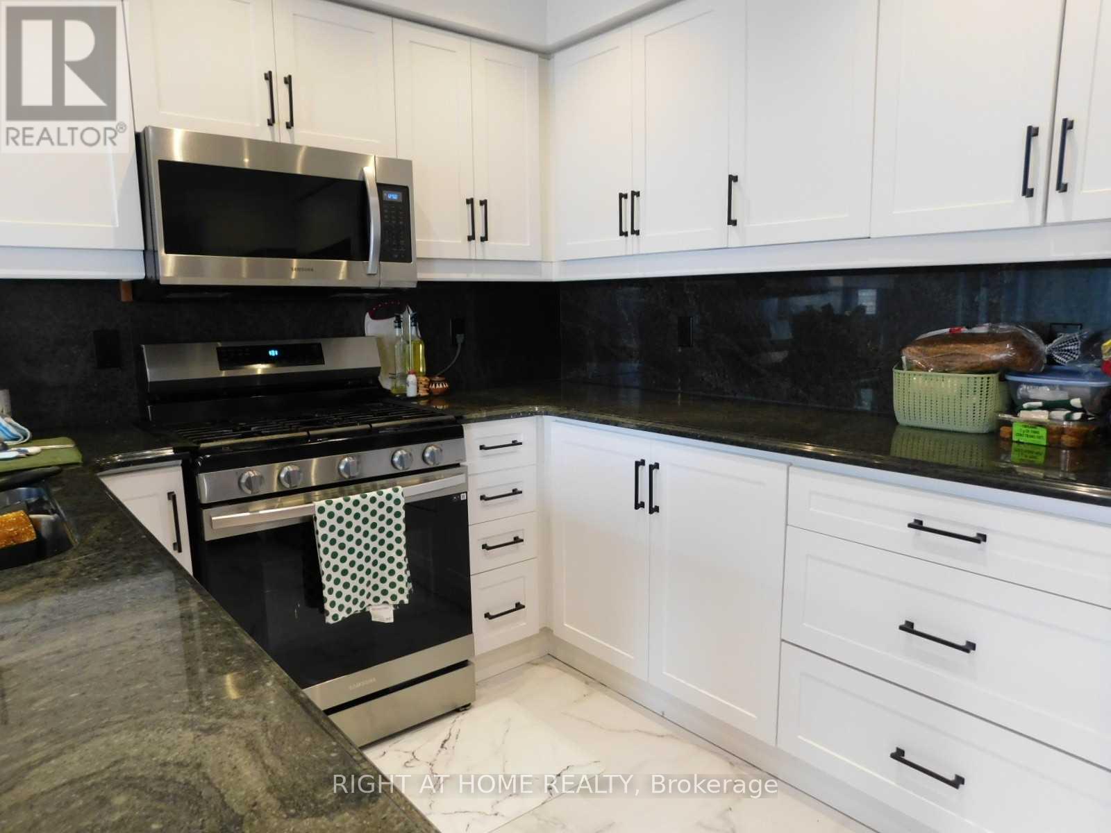 128 William Stephenson Drive, Whitby, Ontario  L1N 8V1 - Photo 13 - E13737692