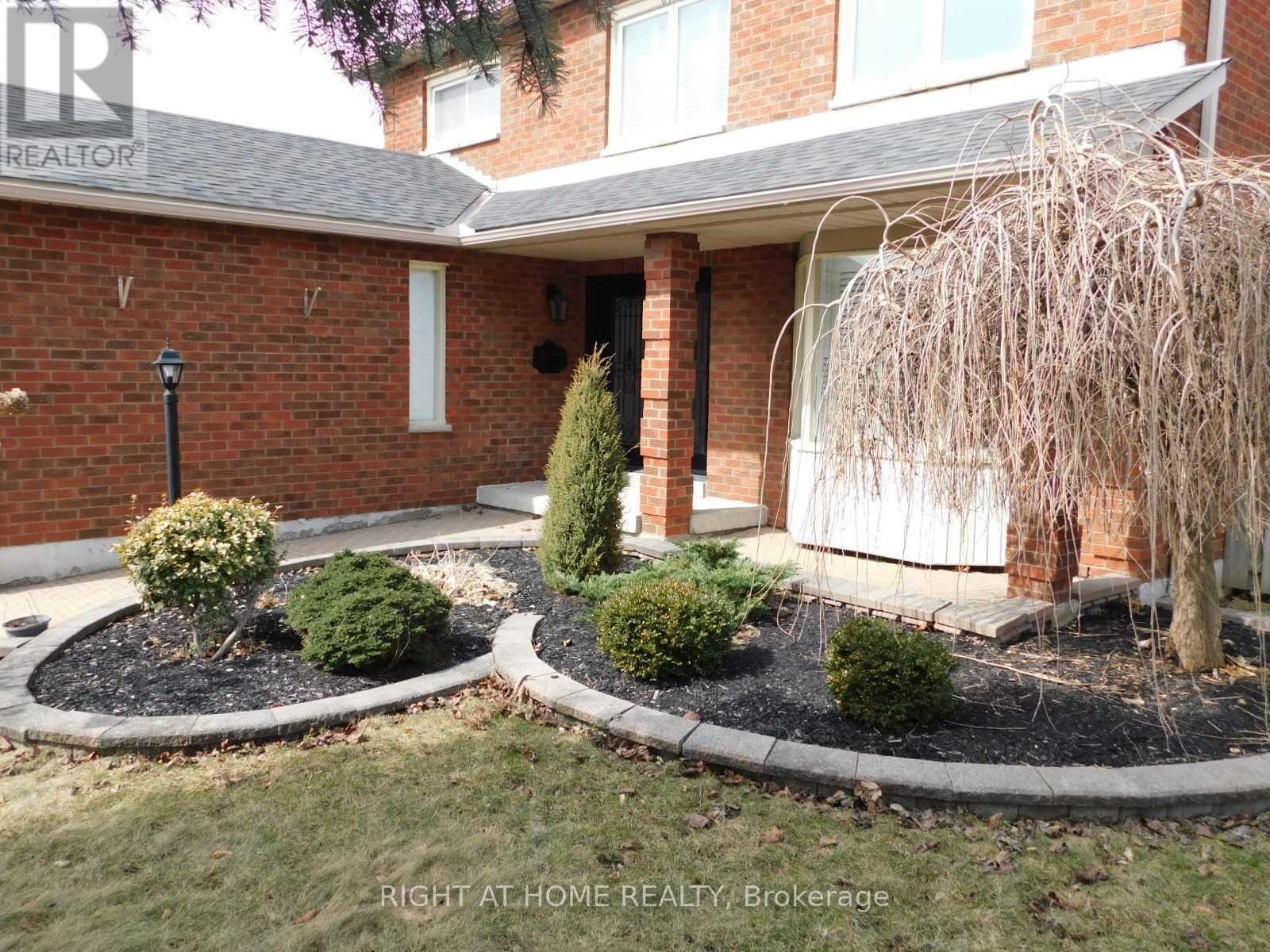 128 William Stephenson Drive, Whitby, Ontario  L1N 8V1 - Photo 2 - E13737692