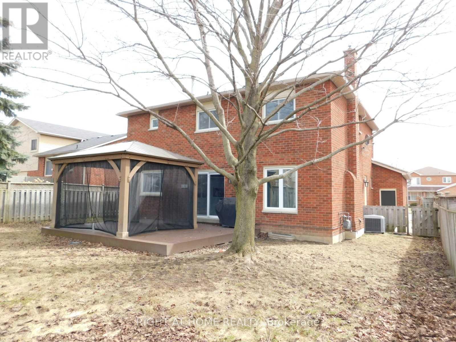128 William Stephenson Drive, Whitby, Ontario  L1N 8V1 - Photo 3 - E13737692