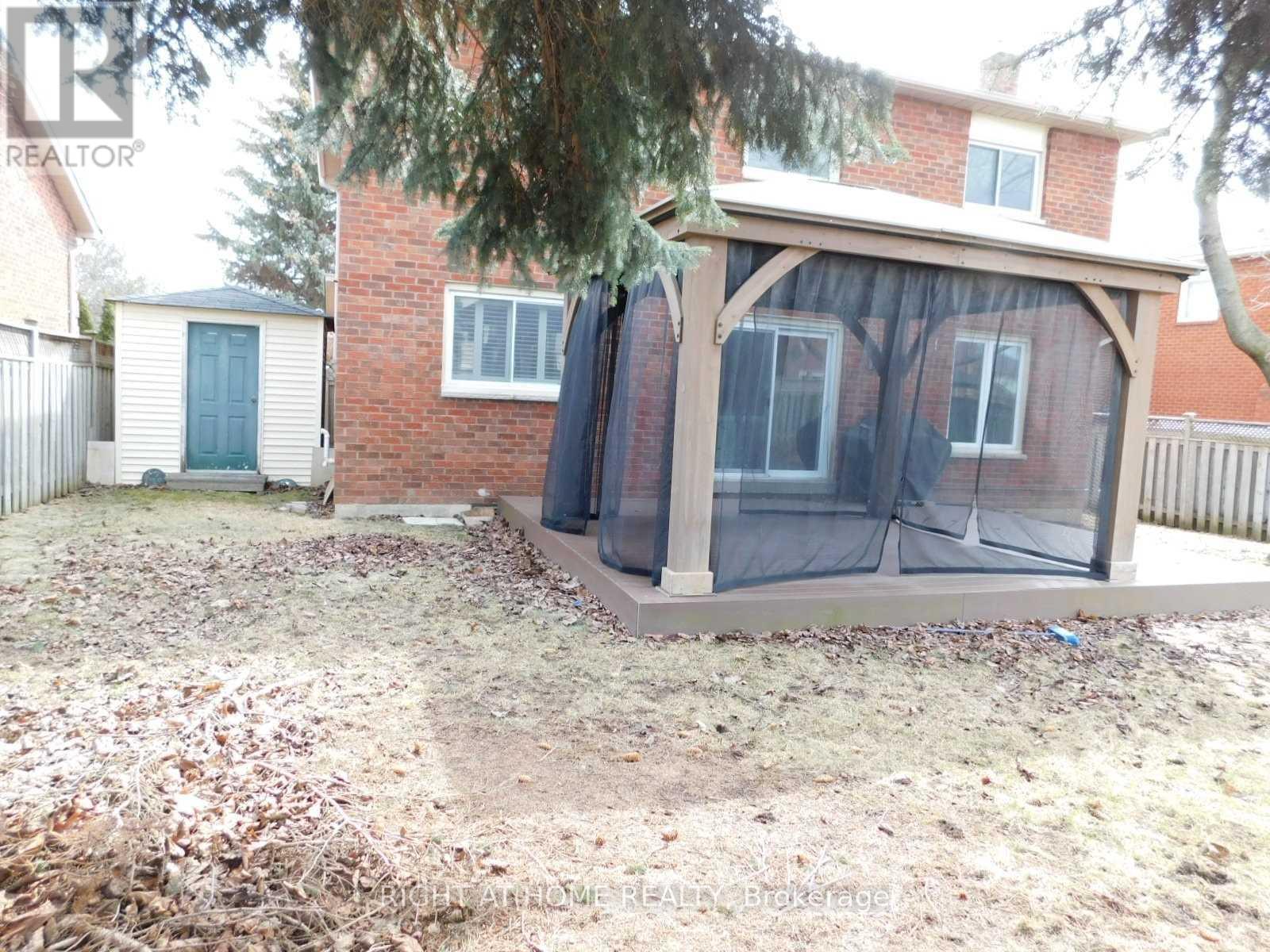 128 William Stephenson Drive, Whitby, Ontario  L1N 8V1 - Photo 4 - E13737692