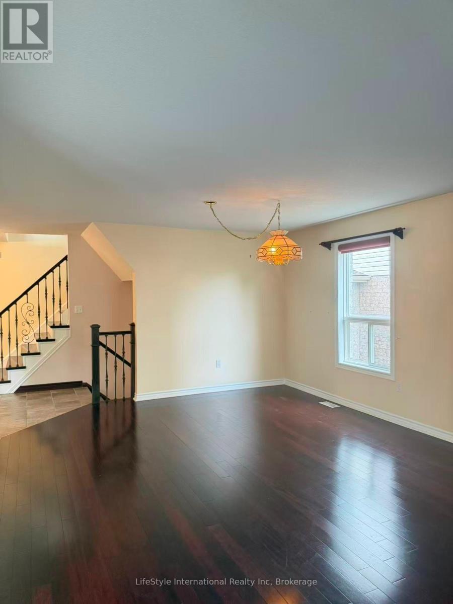 Main Unit - 16 Lynch Circle, Guelph (Pineridge/westminster Woods), Ontario  N1L 1R5 - Photo 10 - X13737694