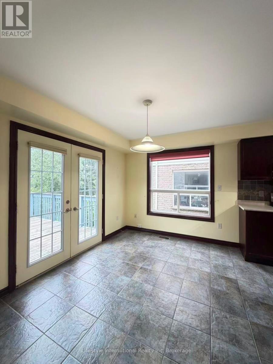 Main Unit - 16 Lynch Circle, Guelph (Pineridge/westminster Woods), Ontario  N1L 1R5 - Photo 16 - X13737694