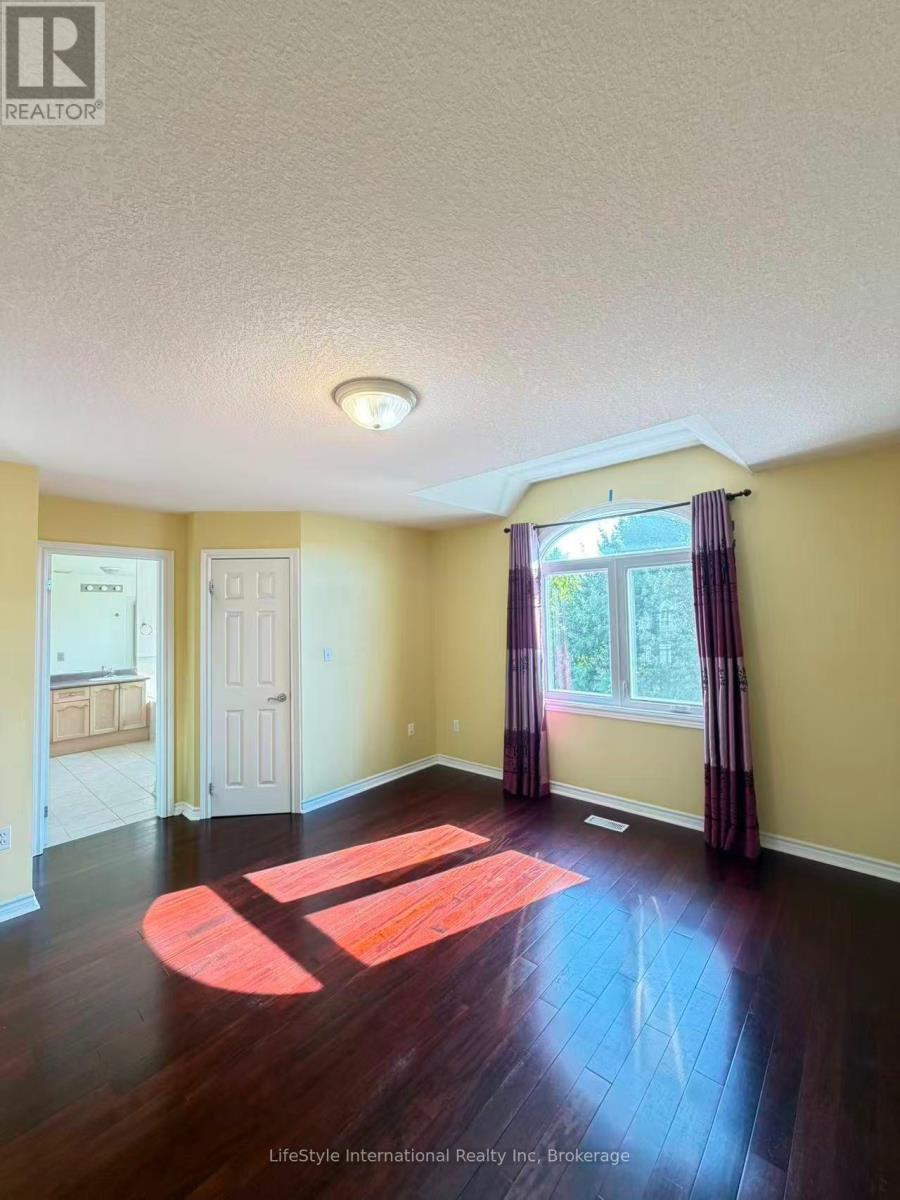 Main Unit - 16 Lynch Circle, Guelph (Pineridge/westminster Woods), Ontario  N1L 1R5 - Photo 24 - X13737694