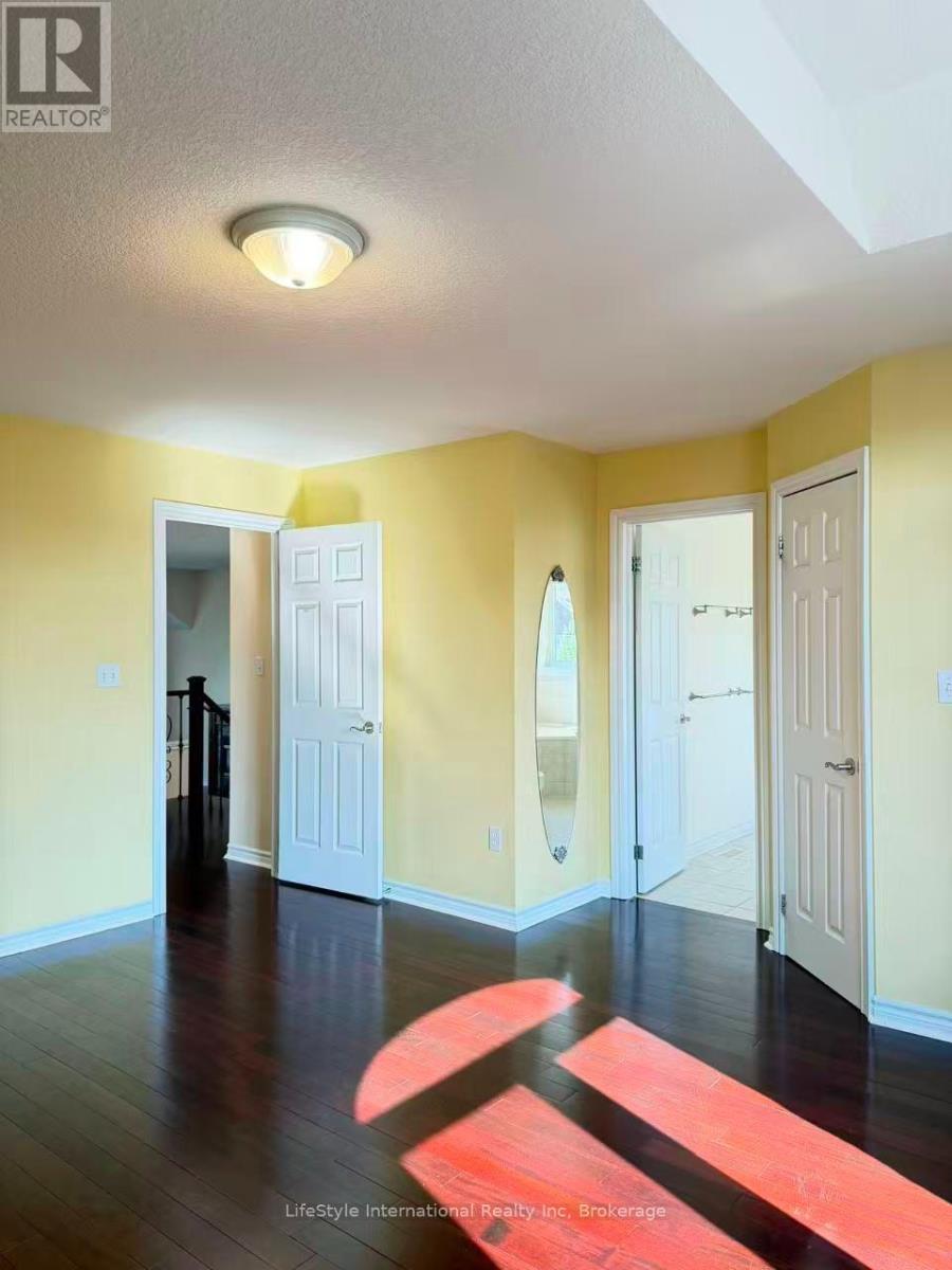 Main Unit - 16 Lynch Circle, Guelph (Pineridge/westminster Woods), Ontario  N1L 1R5 - Photo 25 - X13737694
