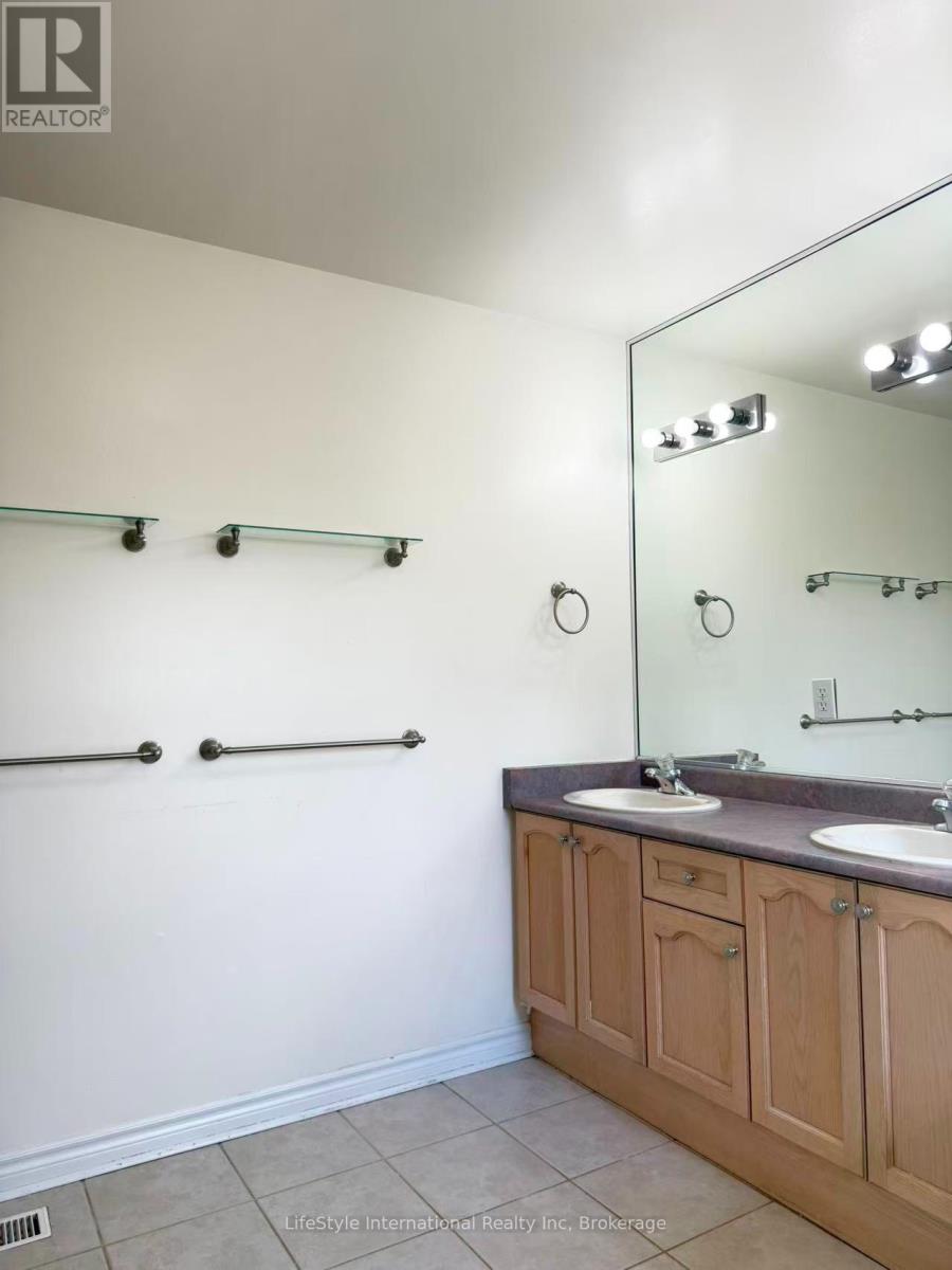 Main Unit - 16 Lynch Circle, Guelph (Pineridge/westminster Woods), Ontario  N1L 1R5 - Photo 27 - X13737694