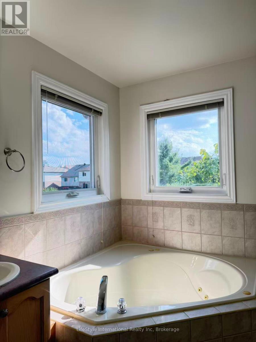 Main Unit - 16 Lynch Circle, Guelph (Pineridge/westminster Woods), Ontario  N1L 1R5 - Photo 28 - X13737694