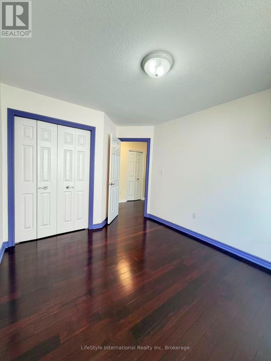 Main Unit - 16 Lynch Circle, Guelph (Pineridge/westminster Woods), Ontario  N1L 1R5 - Photo 32 - X13737694
