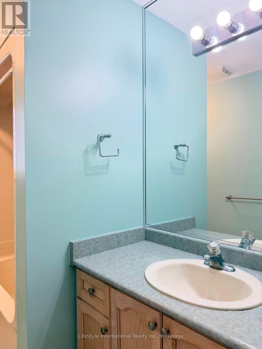 Main Unit - 16 Lynch Circle, Guelph (Pineridge/westminster Woods), Ontario  N1L 1R5 - Photo 34 - X13737694