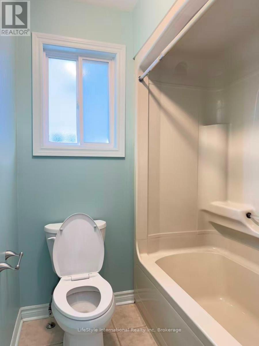 Main Unit - 16 Lynch Circle, Guelph (Pineridge/westminster Woods), Ontario  N1L 1R5 - Photo 35 - X13737694
