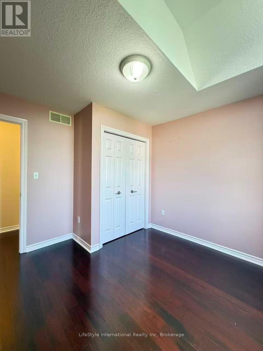 Main Unit - 16 Lynch Circle, Guelph (Pineridge/westminster Woods), Ontario  N1L 1R5 - Photo 38 - X13737694