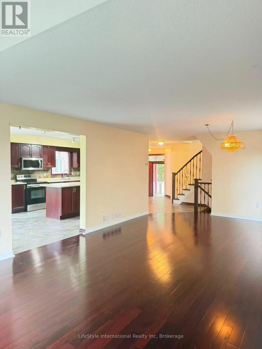 Main Unit - 16 Lynch Circle, Guelph (Pineridge/westminster Woods), Ontario  N1L 1R5 - Photo 9 - X13737694