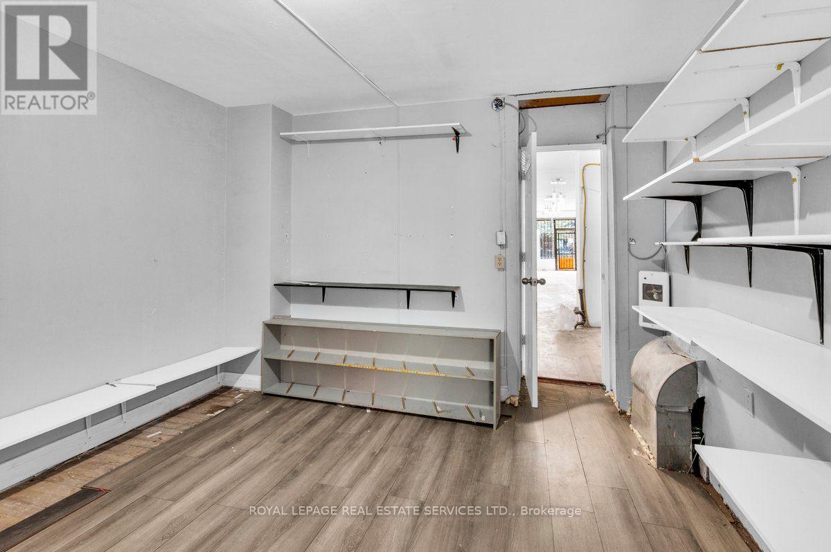 1366 Queen Street W, Toronto, Ontario  M6K 1L7 - Photo 9 - W13737672
