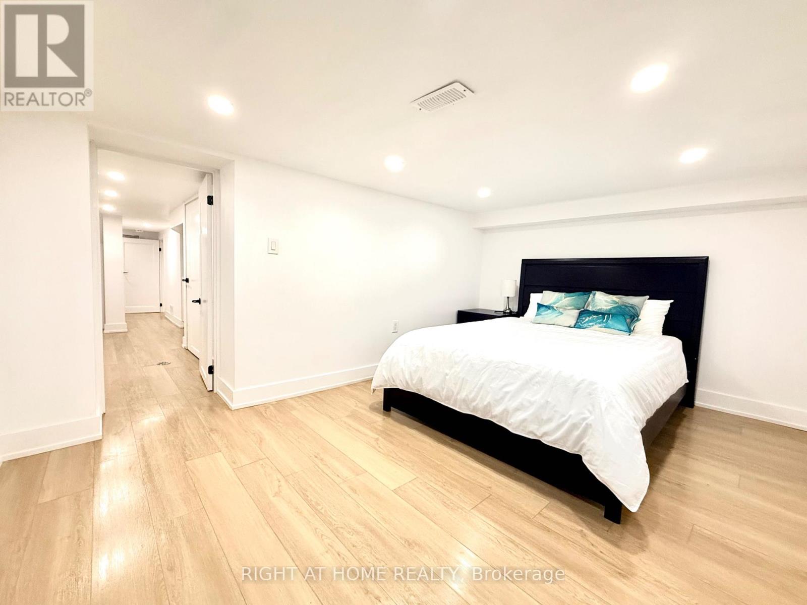 28 Pendeen Avenue, Toronto, Ontario  M6N 2P3 - Photo 26 - W13737680